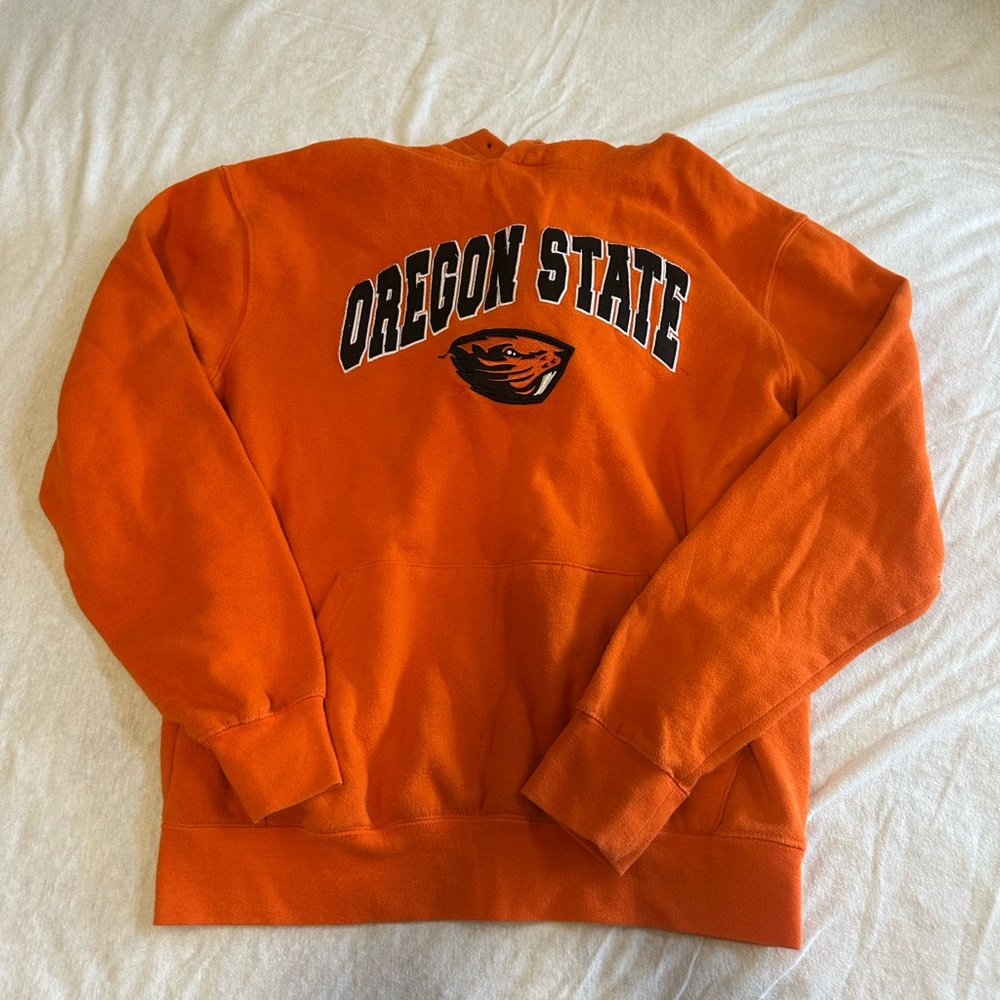 Vintage style: Colosseum Men's Orange Oregon State Crewneck Sweater